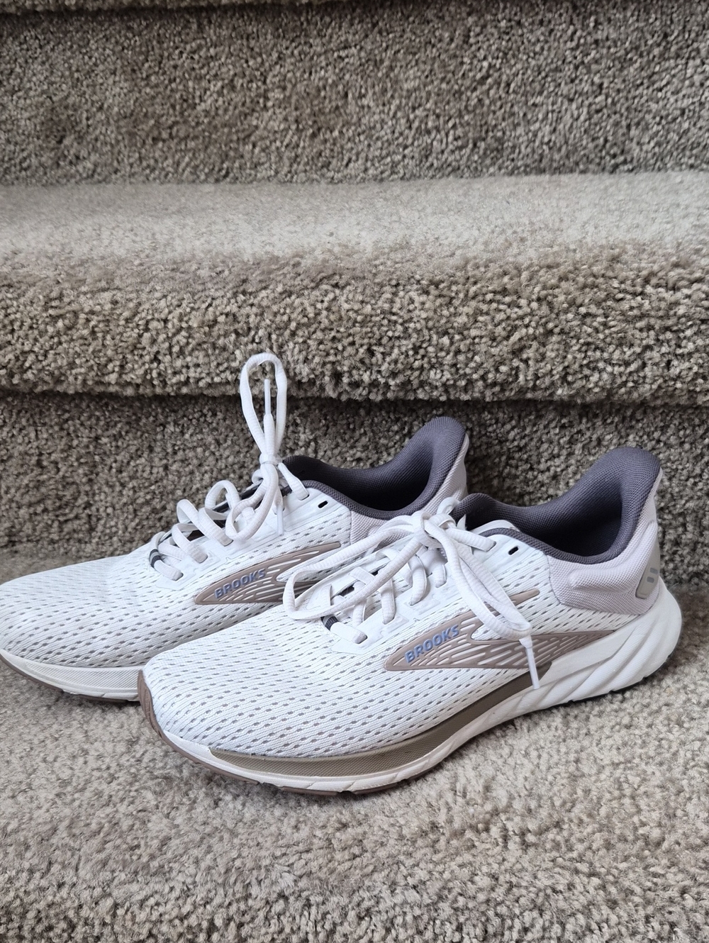 Brooks Women's Beige Running Shoes with Tan Accents